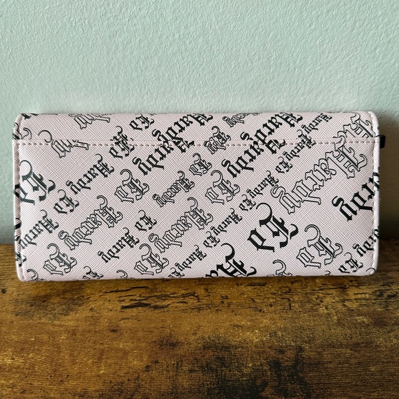 Ed Hardy Light Pink and Black Graphic Monogram Long Wallet NWT - Picture 5 of 8